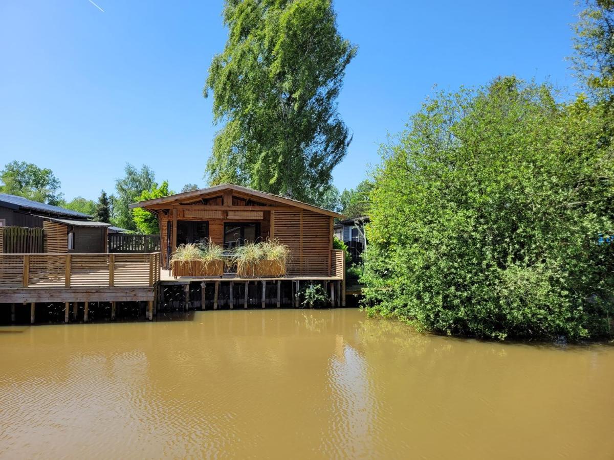 Rustig Gelegen Chalet Solvo Met Terras Aan Het Water ゲール エクステリア 写真