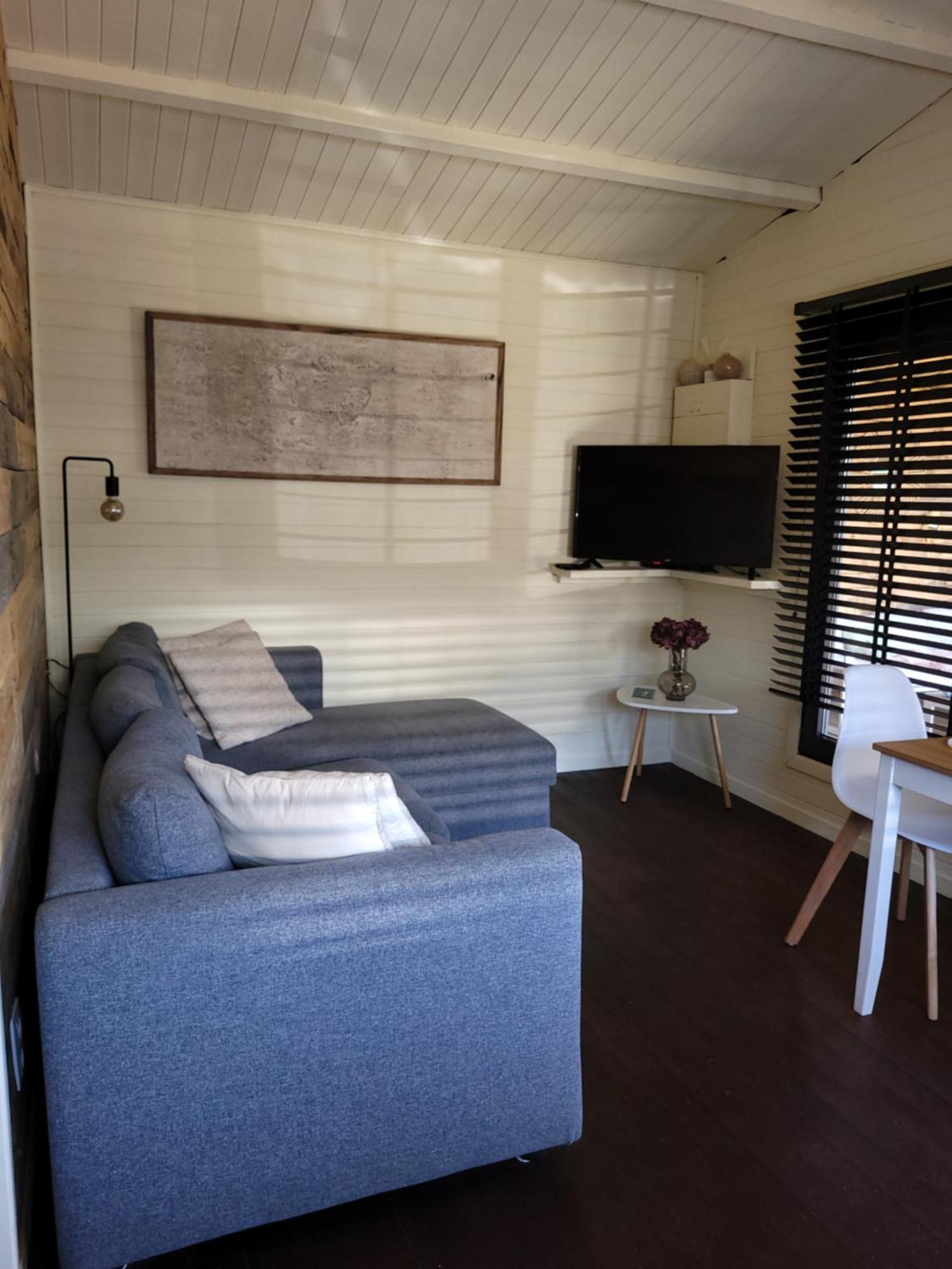 Rustig Gelegen Chalet Solvo Met Terras Aan Het Water ゲール エクステリア 写真