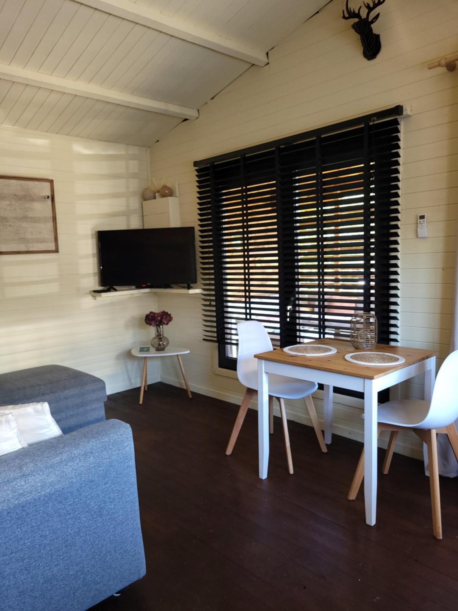 Rustig Gelegen Chalet Solvo Met Terras Aan Het Water ゲール エクステリア 写真