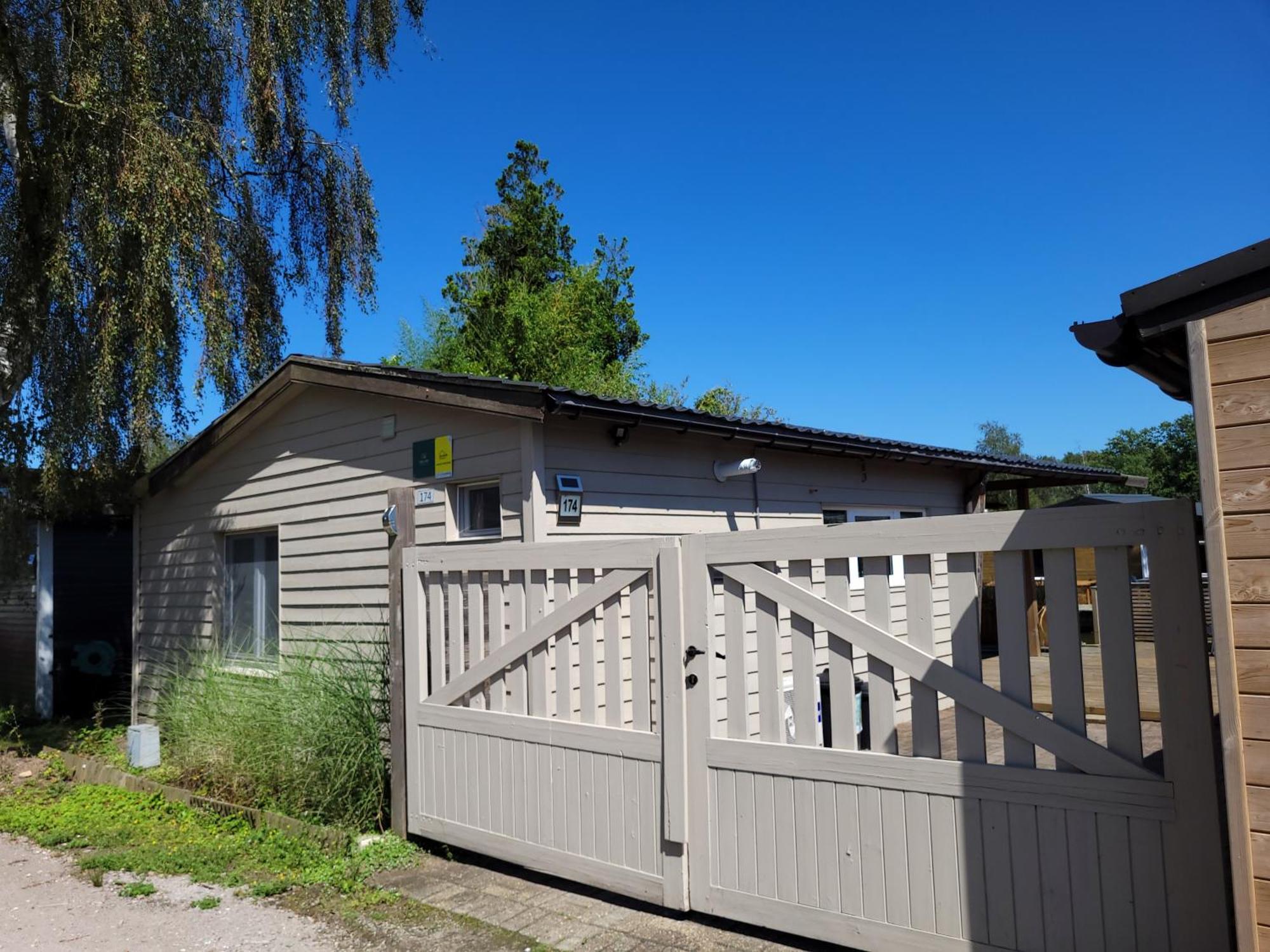 Rustig Gelegen Chalet Solvo Met Terras Aan Het Water ゲール エクステリア 写真