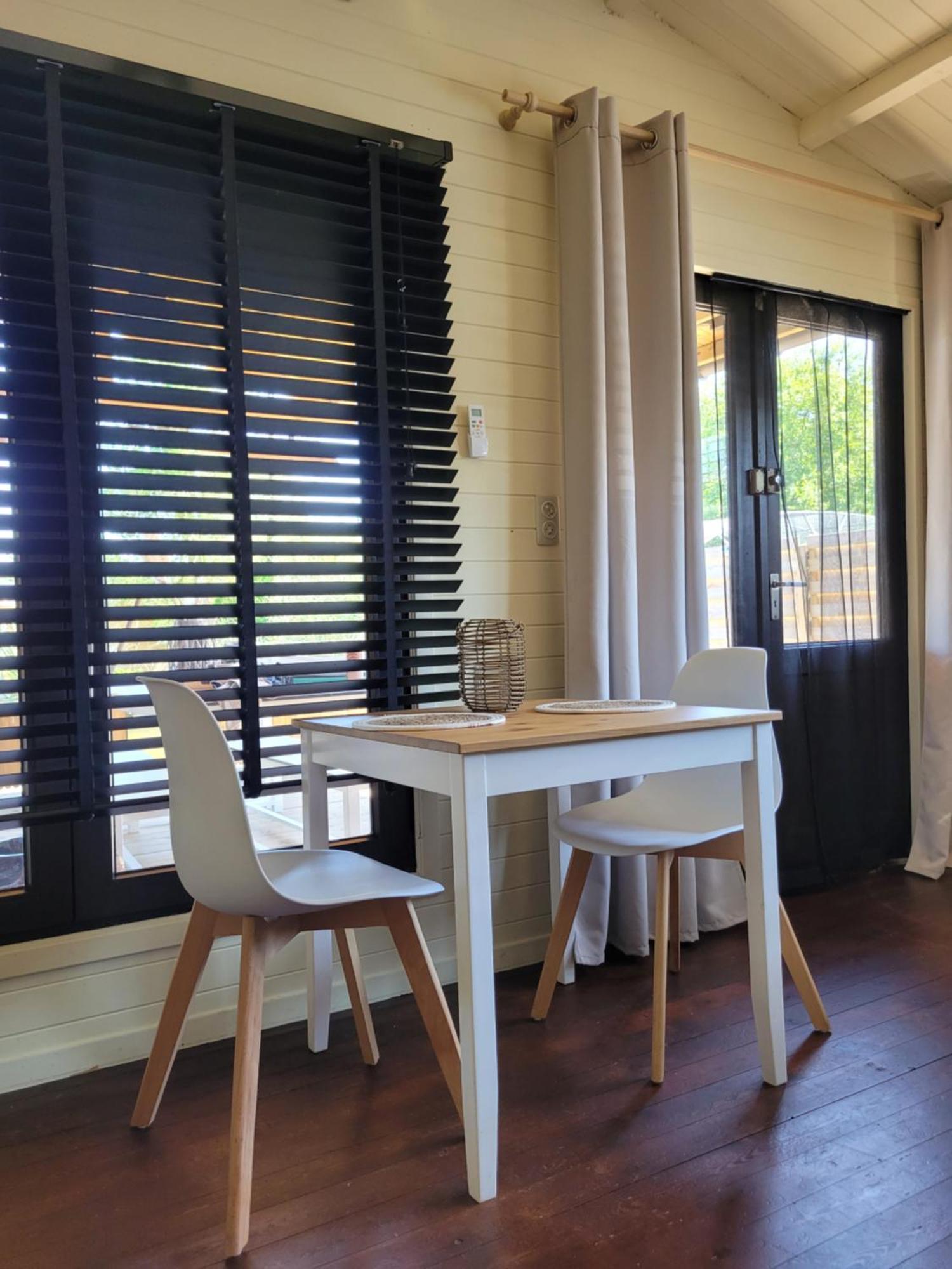 Rustig Gelegen Chalet Solvo Met Terras Aan Het Water ゲール エクステリア 写真