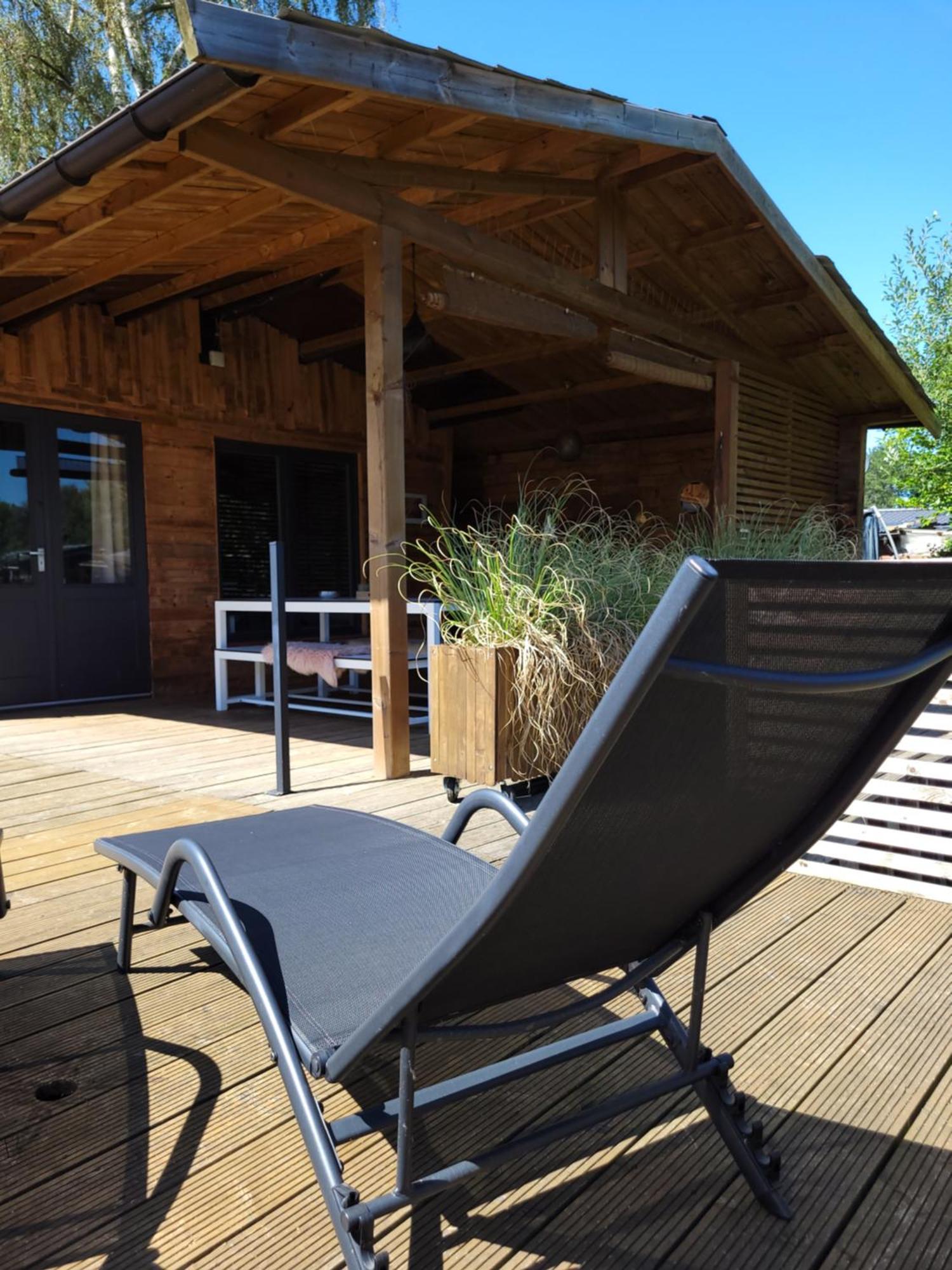 Rustig Gelegen Chalet Solvo Met Terras Aan Het Water ゲール エクステリア 写真